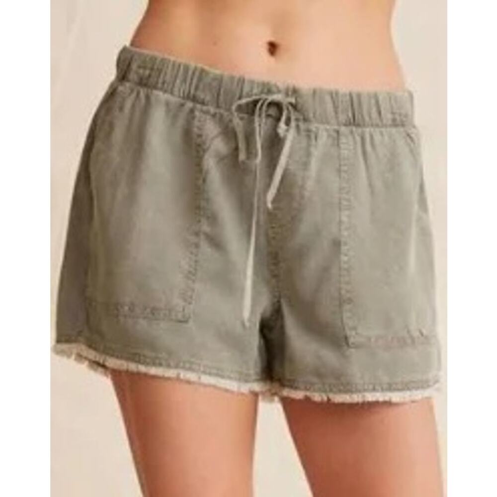 Cloth & Stone | M |green washed frayed hem shorts Womens 3" Inseam Army Green